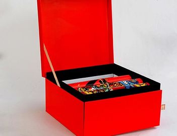 Steife Dia-Pappfach-LuxusGeschenkbox schwarz und rot mit Schaum-Einsatz